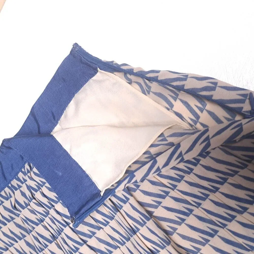 Club Monaco NWT Women's 12 Mini Skirt Cream, Blue Print Pleated Lined Geometric